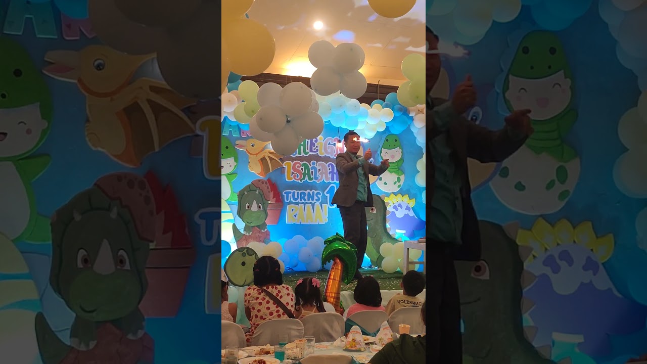 the magician swallowed the fire.