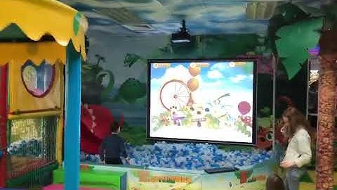 Interactive projection ball smashing game in children