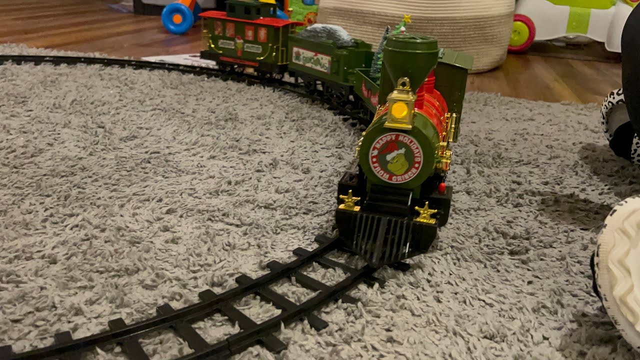 Grinch Holiday Express Unboxing (05)