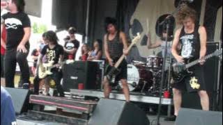 HD Attack Attack! - Hot Grills & High Tops/Stick Stickly (Live at the Vans Warped Tour)
