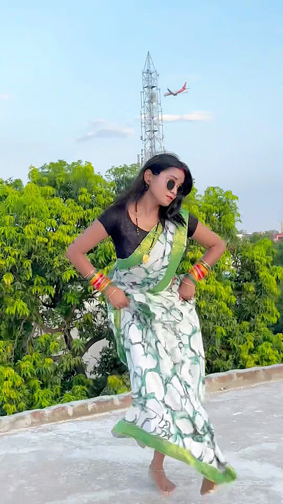 Dinesh Lal 'Nirahua' - Aamrapali - Dilwa Me Hola Gudgudi - SIPAHI - Bhojpuri Hit VideoSong