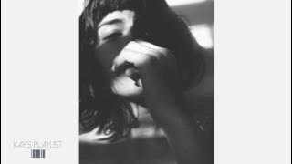 H.E.R. -  Losing
