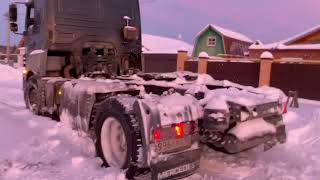 ￼ Mercedes Axor по снегу￼ , Мощный снегопад в Казани￼￼