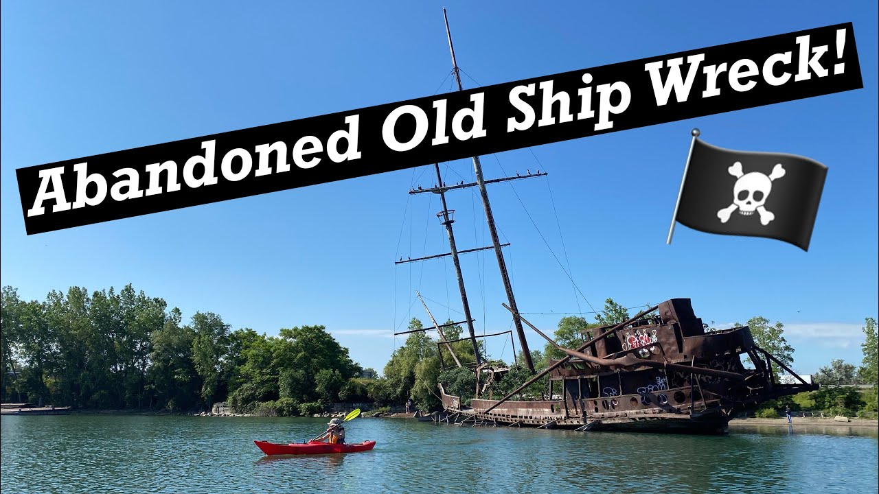 Canoeing near an Abandoned Shipwreck [ Jordan Harbour, Niagara ]