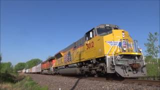EMD SD70ACe Tier 4 Leading Union Pacific Manifest