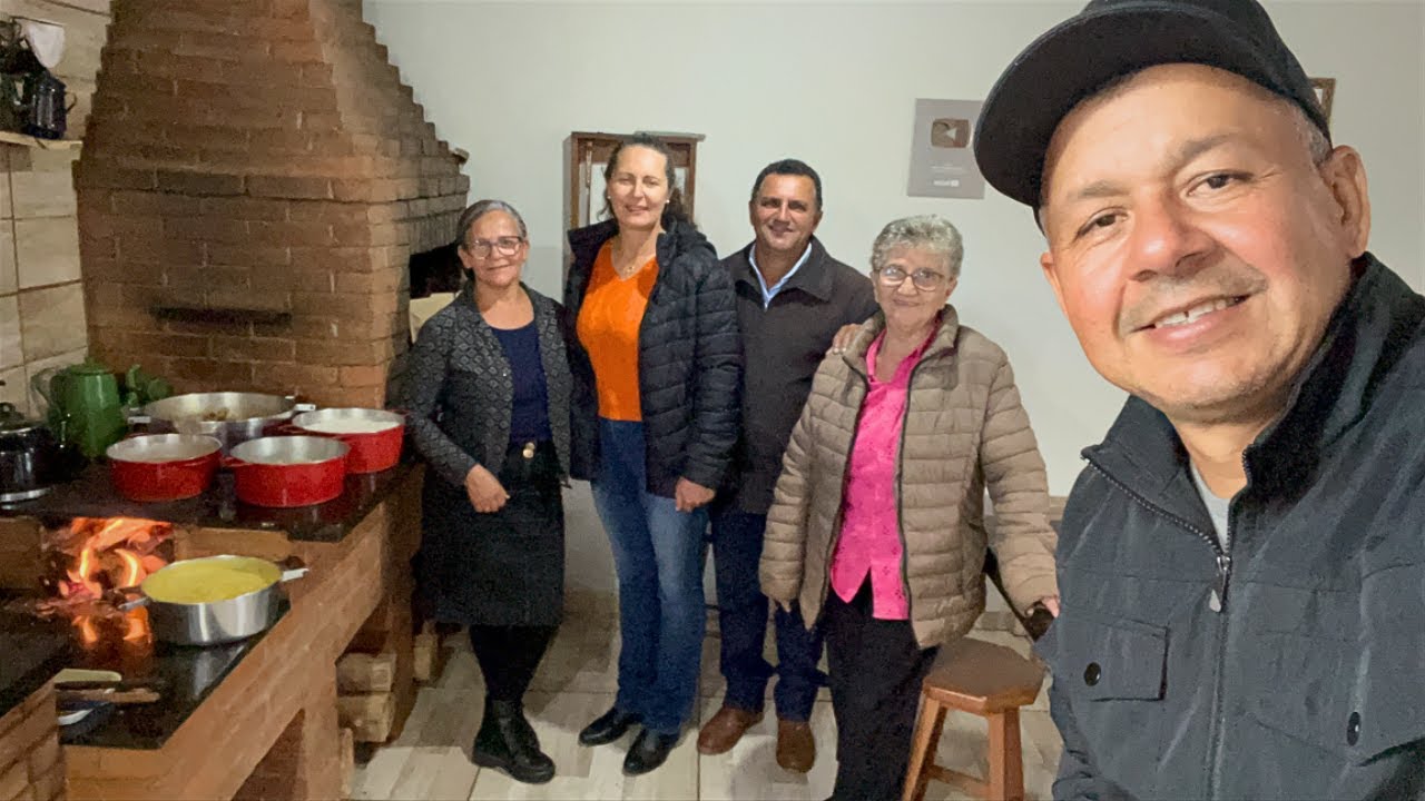 ALMOÇO CAIPIRA na Cidade: FRANGO com POLENTA na CASA do SIMPLÃO de TUDO!