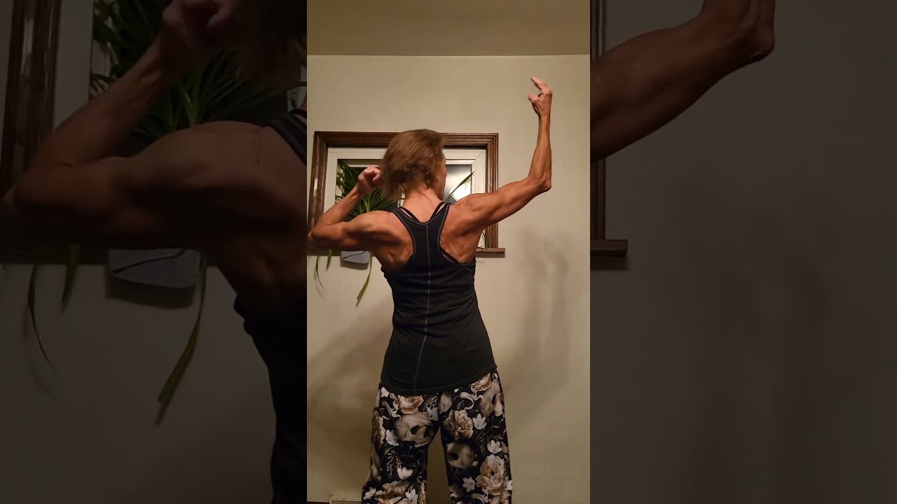 Bodybuilding Granny Poses 