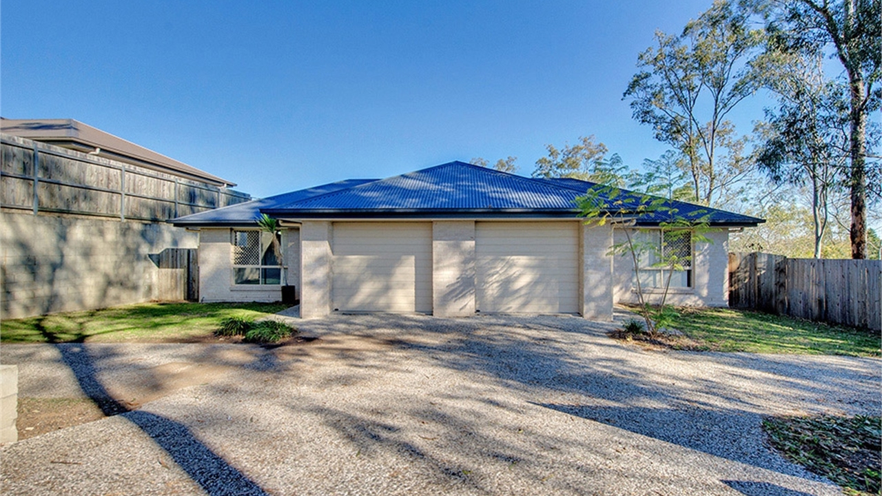 Redbank Plains - Urgent Sale !  - Two Duplex's On One  ...