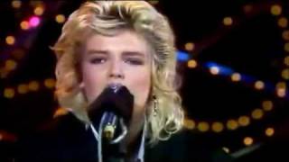 Kim Wilde -Dancing In The Dark-.flv