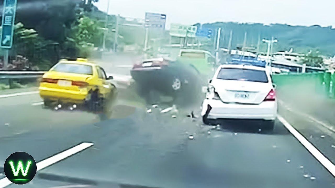 Shocking video shows suspect assaulting NYPD officer in the Bronx