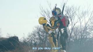 Kamen Rider flirts with Yellow Ranger
