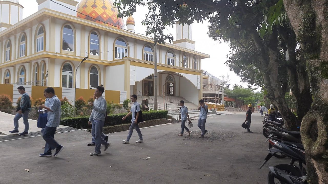Area pondok pesantren Husnul Khotimah Kuningan