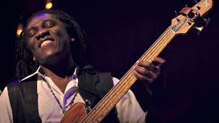 Video thumbnail of "Richard Bona - Na Mala Nde'"