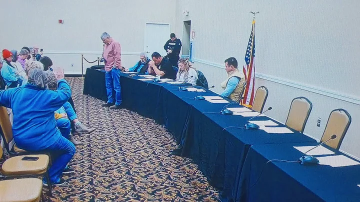 Citizen explodes Town hall meeting instead of council meeting #hckt #london #kentucky #harlancounty 