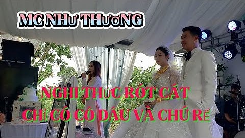 MC Như Thương dẫn chương trình tiệc cuới nghi thức rót cát cho dâu rể.