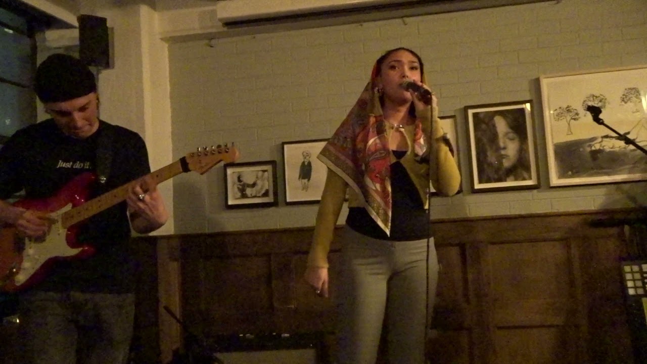 joy-crookes-no-hands-shoreditch-house-8th-march-2020-youtube