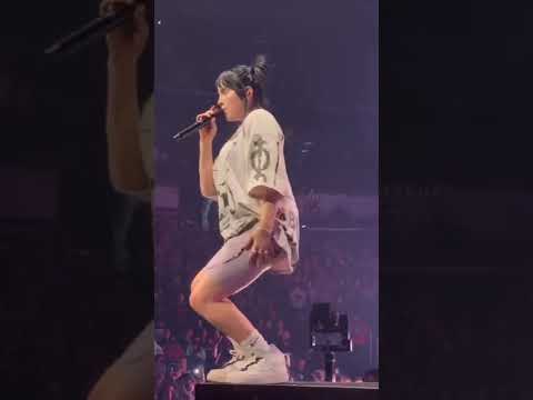 Billie Eilish sexy booty dance