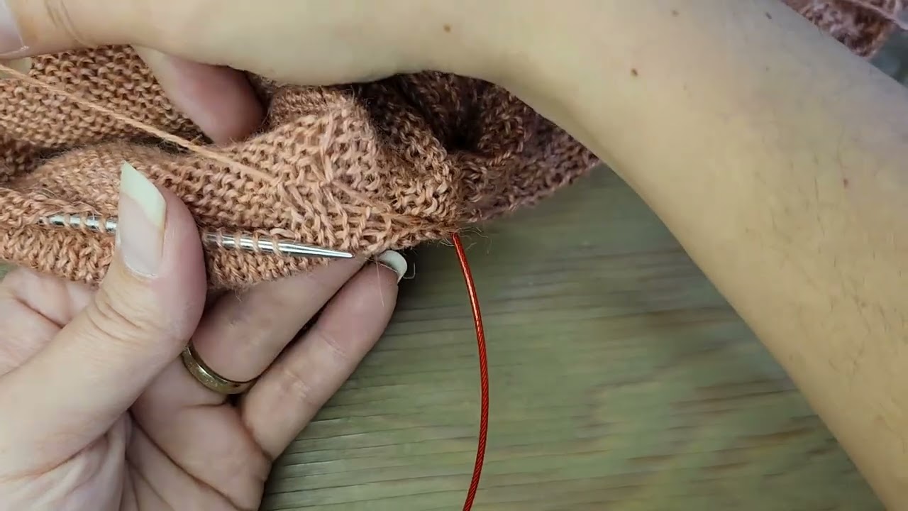 Rabattre et coudre une bordure au tricot