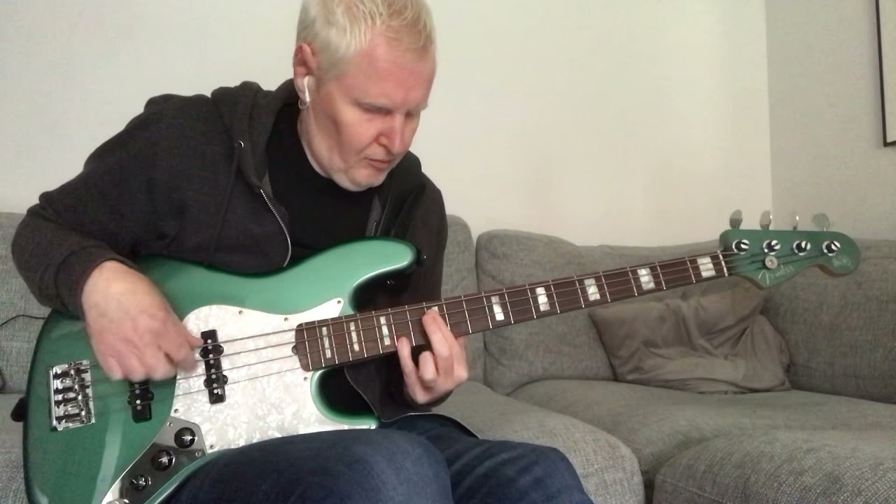 Staring at the sun U2 bass cover