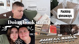 Doing book things!! // Reading Vlog // Haul