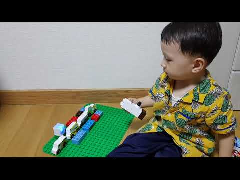 Creamo Smart Block with a three-year-old child