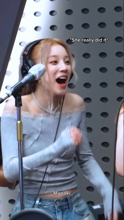 Yuqi was sure Shuhua wouldn’t take a pic. (Queencard)