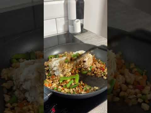 Рис по-азиатски 🍛 #рецепты #рекомендации #шортс #риссовощами #курицасрисом