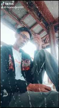 Kurindu tutur sapamu nan manja saat kau berada disisiku...