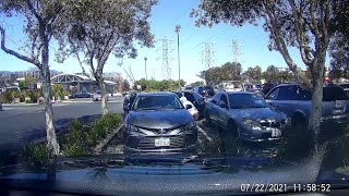 Dashcam Captures Thieves in Parking Lot || ViralHog