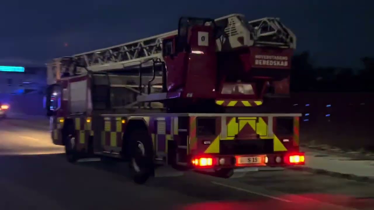 20X Brandbil i udrykning ST.BA+ST.SM+ST.HT+ST.T+ST.Ø+ST.DR Bygningsbrand industribygning