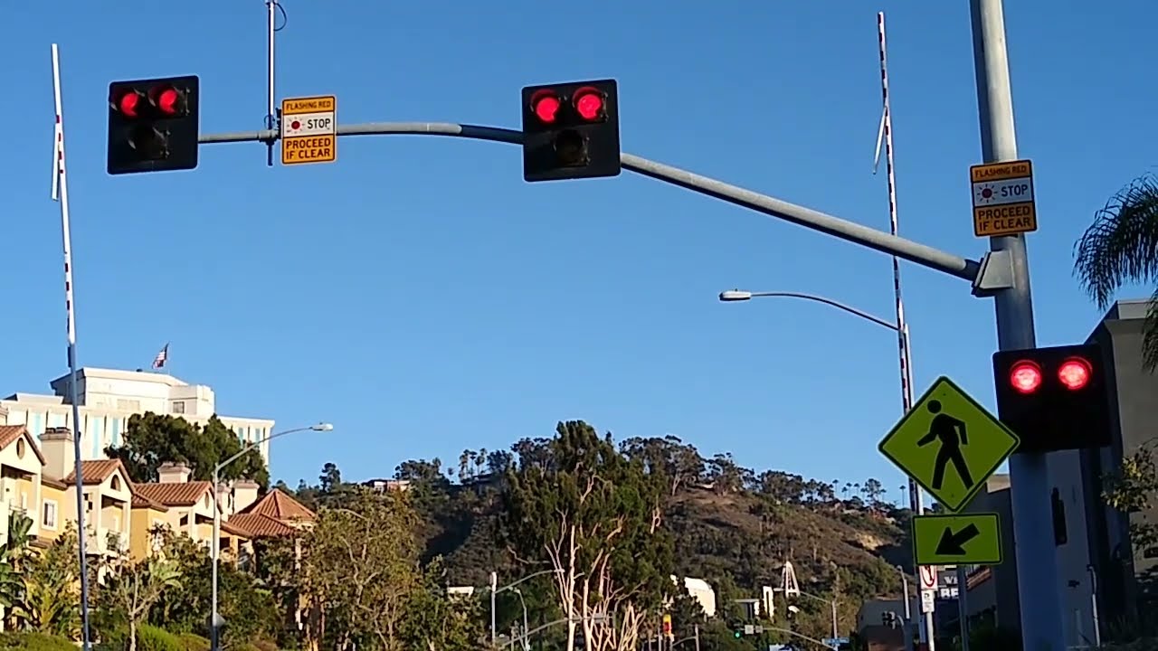 New Hawk Traffic Lights For PED Crossing Cam Del Este San Diego new-hawk-traffic-lights-for-ped-crossing-cam-del-este-san-diego