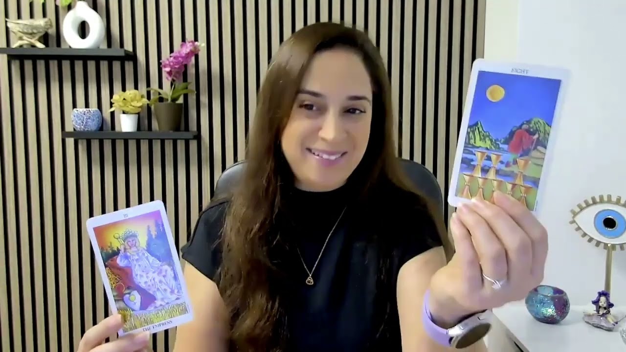 מה היקום רוצה שתדעי לפני שהשנה נגמרת? פריסת טארוט דצמבר 2025