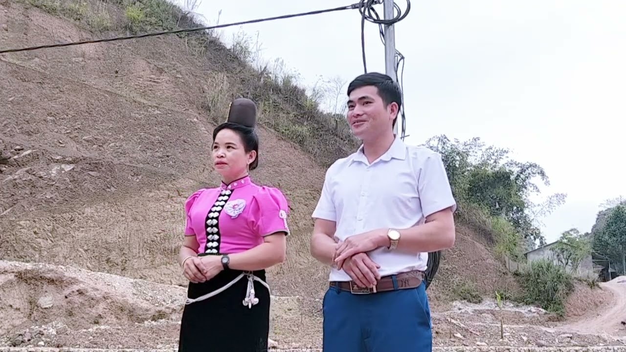HÀ PHONG VÀ THỊ SINH MẾT CỠ