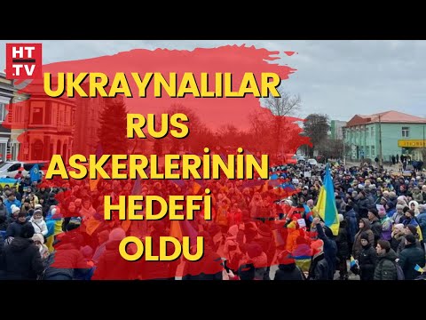 Ukrayna'nın Herson şehrinde halk Rus askerlerini protesto etti