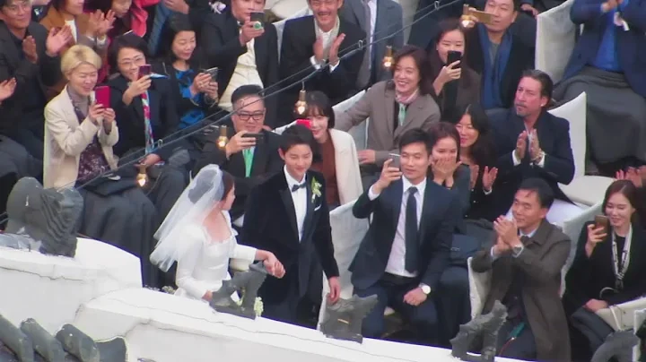 Song Hye Kyo marries Song Joong Ki at a star-studded wedding in Seoul - DayDayNews