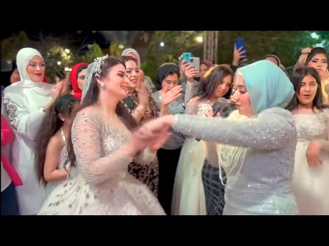 اخت العروسه واصحابها ولعوا الدنيا بأحلي اغنيه لاختهم في فرحها