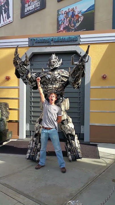 Hilarious Guest interacting with Megatron!