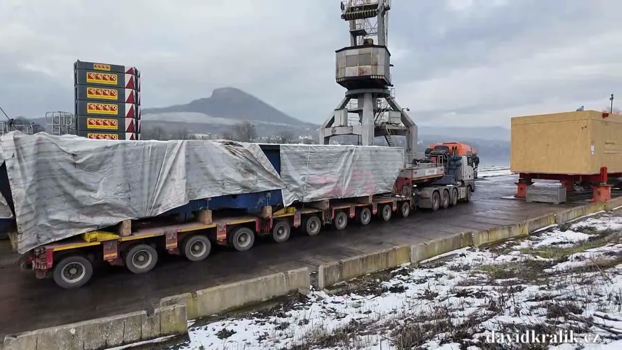 Heavy transport / Schwertransport / Nadměrný náklad - Nakládka lisu