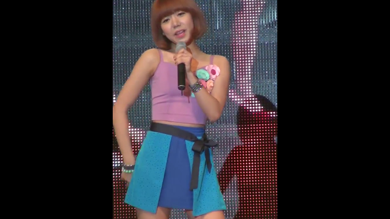 120519 경희사이버대학교 축제 에이핑크 몰라요 (김남주) by 루피