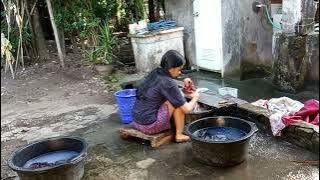 story wa mentahan buat manasin mantan lagi nungguin cewek cantik cuci baju