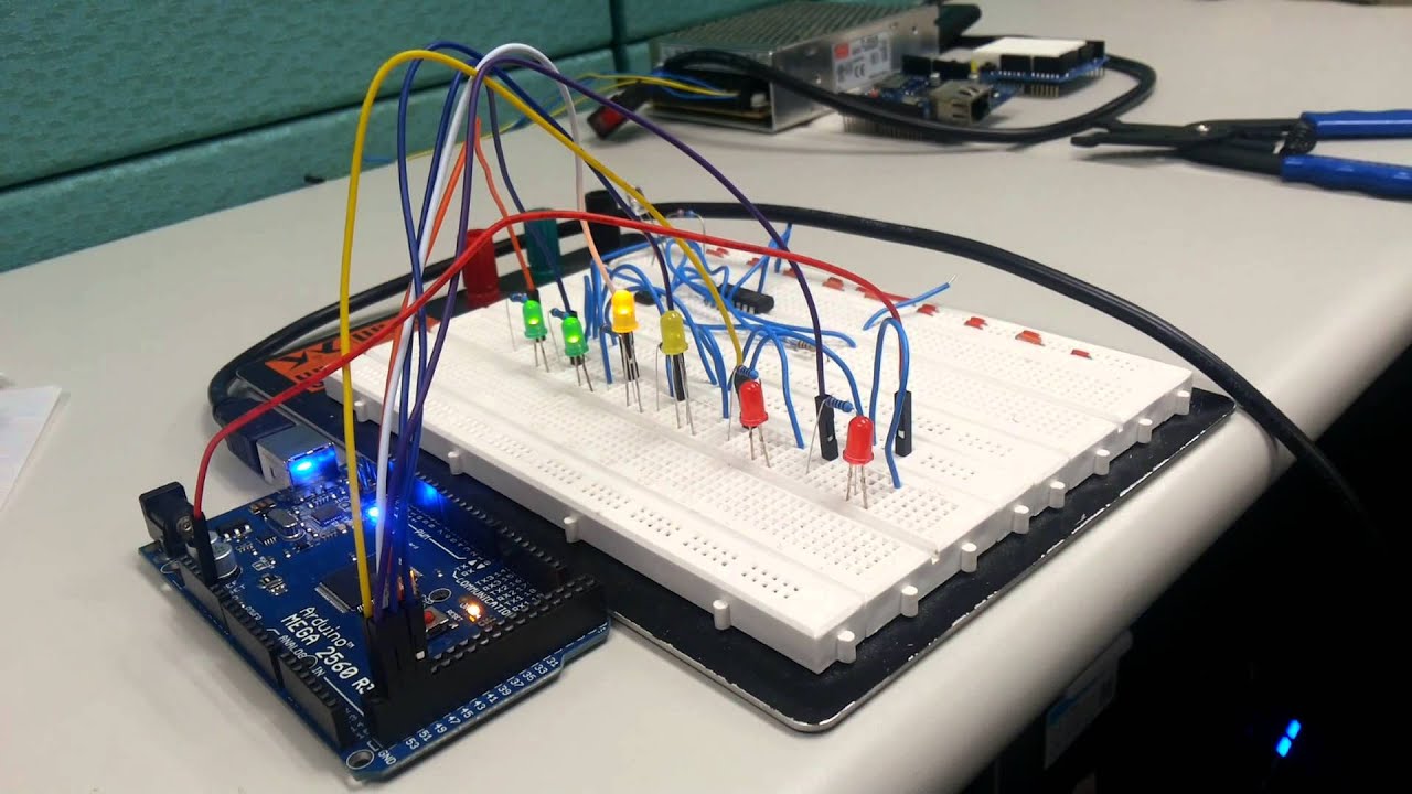 Arduino跑馬燈實驗 - YouTube