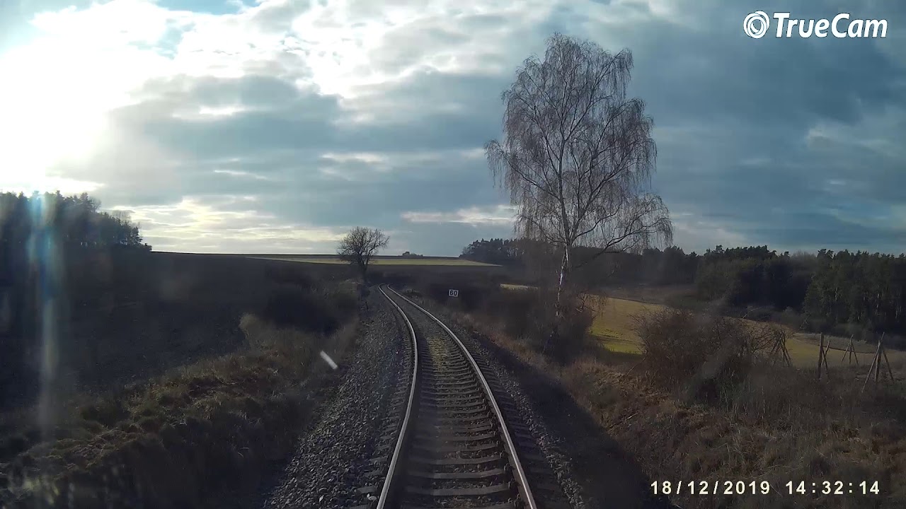 Pohled ze stanoviště strojvedoucího na trati Pňovany - Bezdružice ( 27320 - 18.12.2019 )