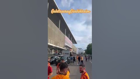Galatasaraylılar Stadyuma Giriş için Bekletiliyor Young Boys Galatasaray Şampiyonlar Ligi Play Off