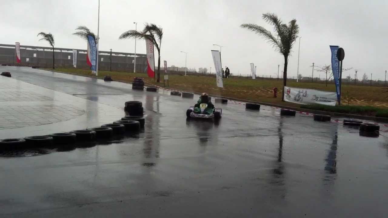 Laher Payot Maciel, dancando na Chuva - 16 de Setembro de 2012