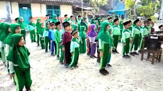 Kegiatan olahraga pagi senam pinguin MI Unggulan Al Hikmah wnadankemiri Kegiatan olahraga pagi senam pinguin MI Unggulan Al Hikmah wnadankemiri