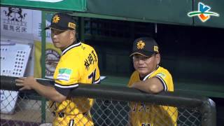 20130816 CPBL 犀牛VS象 7下簡富智安打後闖二壘卻遭犀牛刺殺