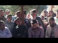 شاب يبكي امام زوج حبيبة