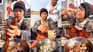 Fishermen eating seafood dinners are too delicious 666 help you stir-fry seafood to broadcast live二二