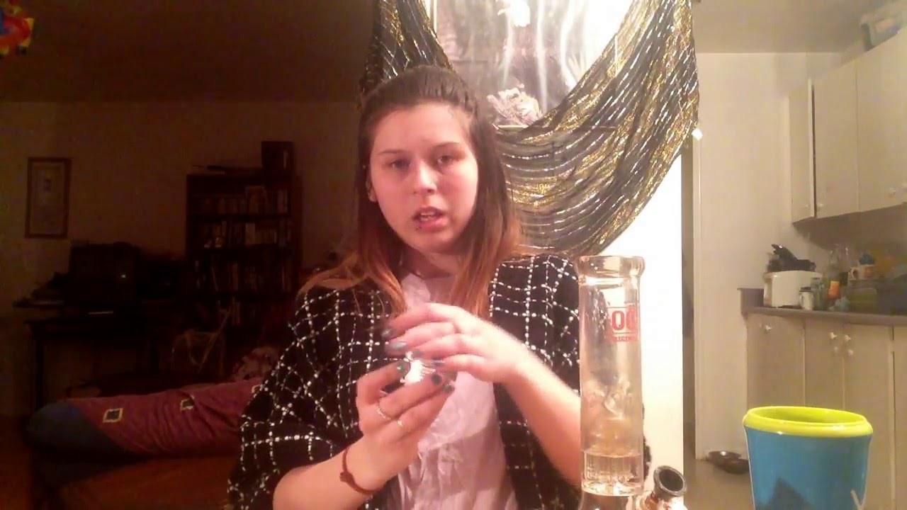 Greasy Pink STRAIN REVIEW Bong Whisperer Vlogs YouTube