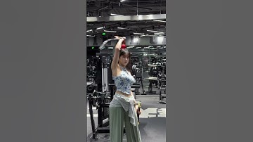 我不会啊 随便练的#剑舞#剑术 #王六堡 #百young非遗计划